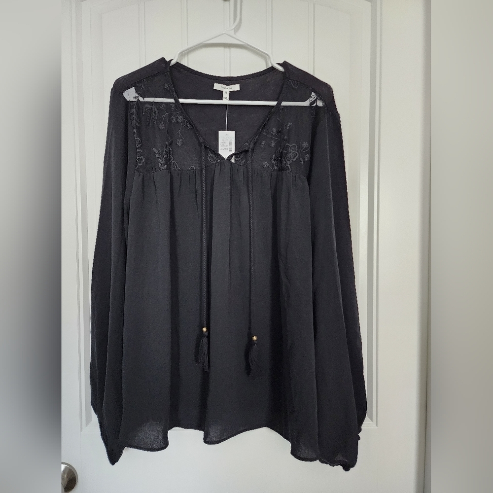 NEW! Maurice's Black Lace Neck Line Floral Long Sleeve Blouse, NWT, Size XXL